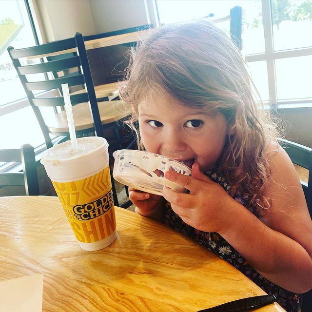 Golden Chick Menu and Prices 2022 Menu, Specials, Near Me, Location